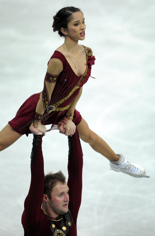 Фоторепортаж о выступлении Веры Базаровой и Юрия Ларионова на сочинском Гран-при. Фото: Julian Finney/Getty Images Фоторепортаж о выступлении Веры Базаровой и Юрия Ларионова на сочинском Гран-при. Фото: Julian Finney/Getty Images